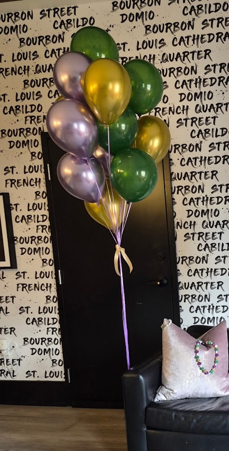 (12) Balloon Arrangement with Hi-Float